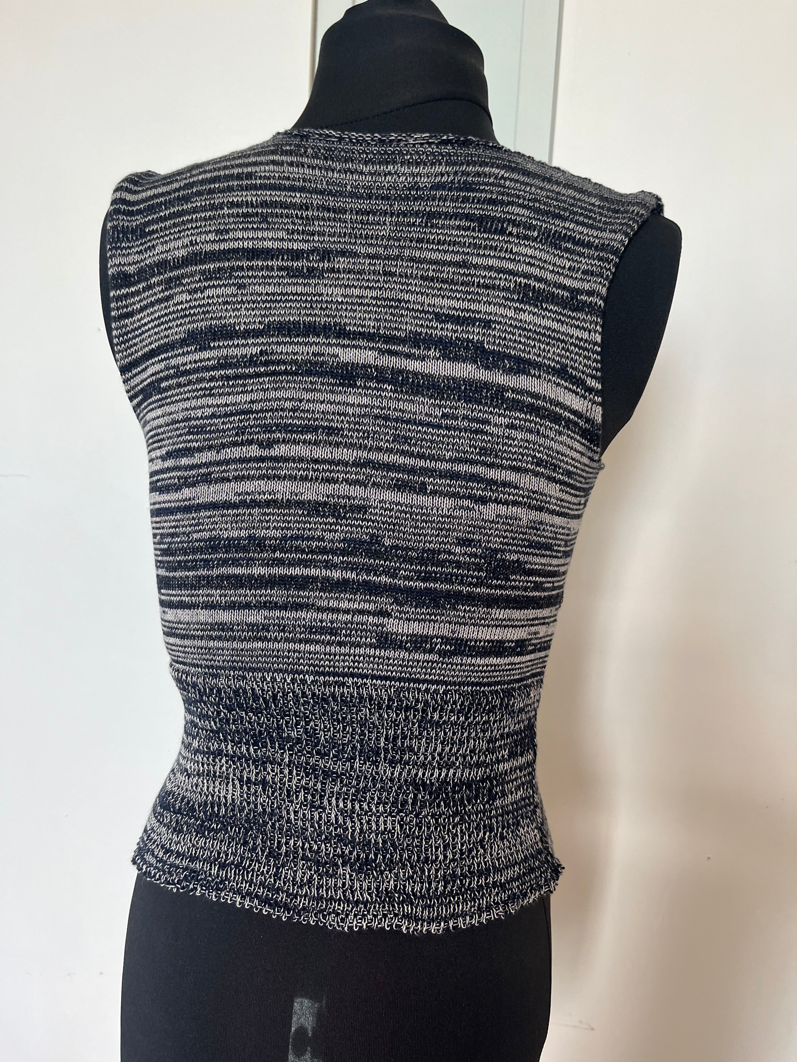 T bar vest