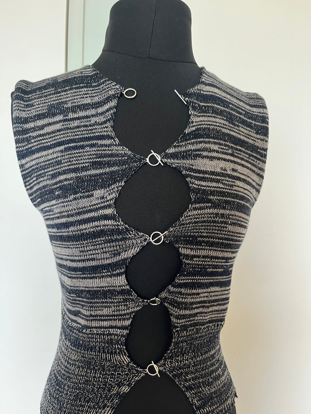 T bar vest