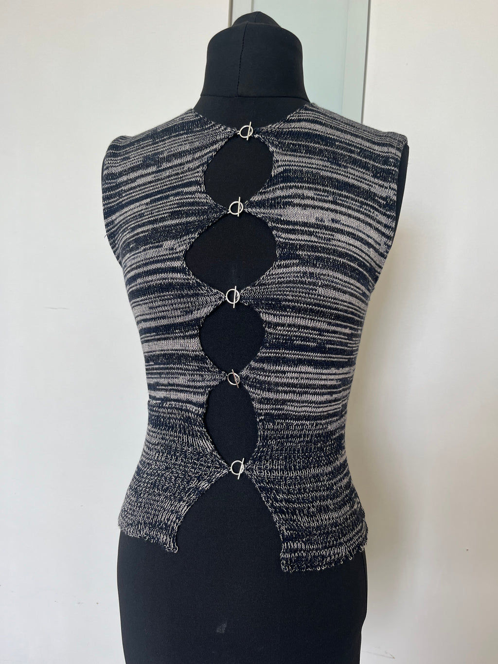 T bar vest
