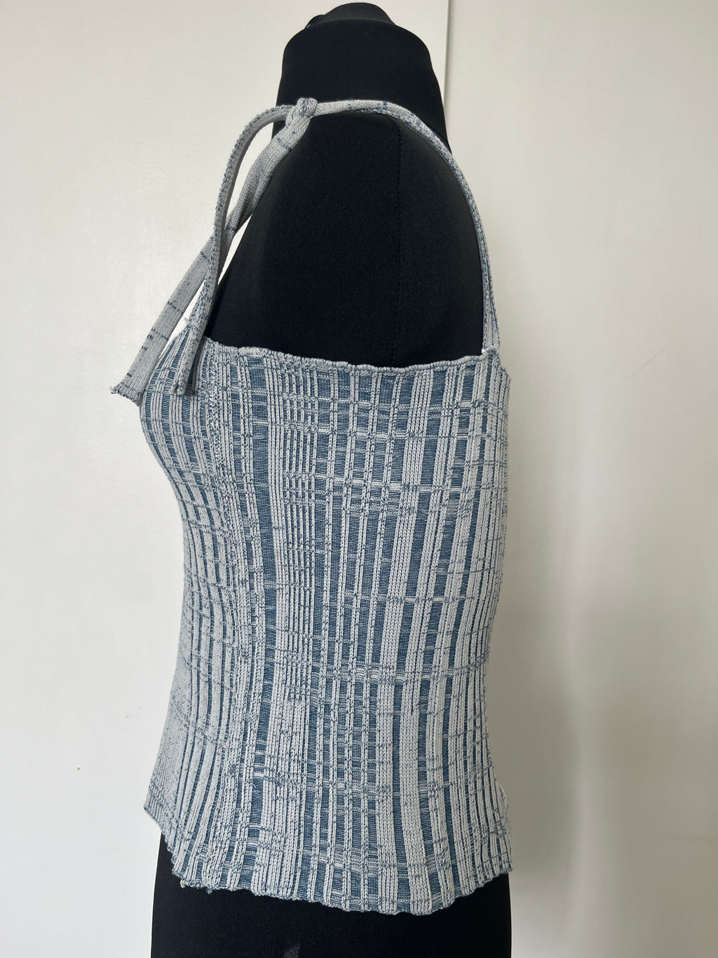 Hook ribbed vest