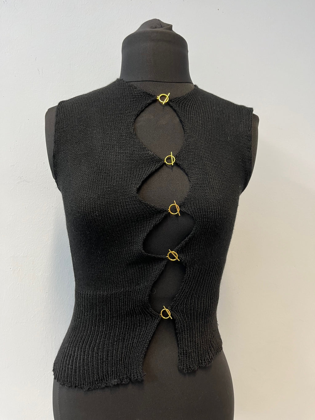 Asymmetric T bar Top