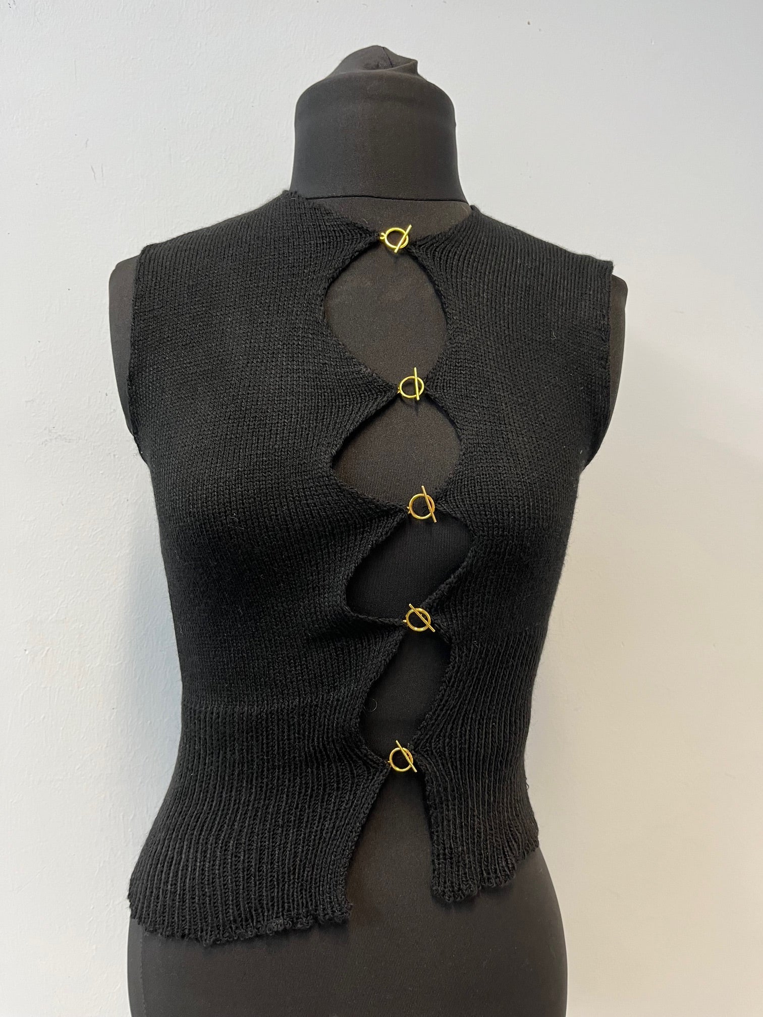 Asymmetric T bar Top