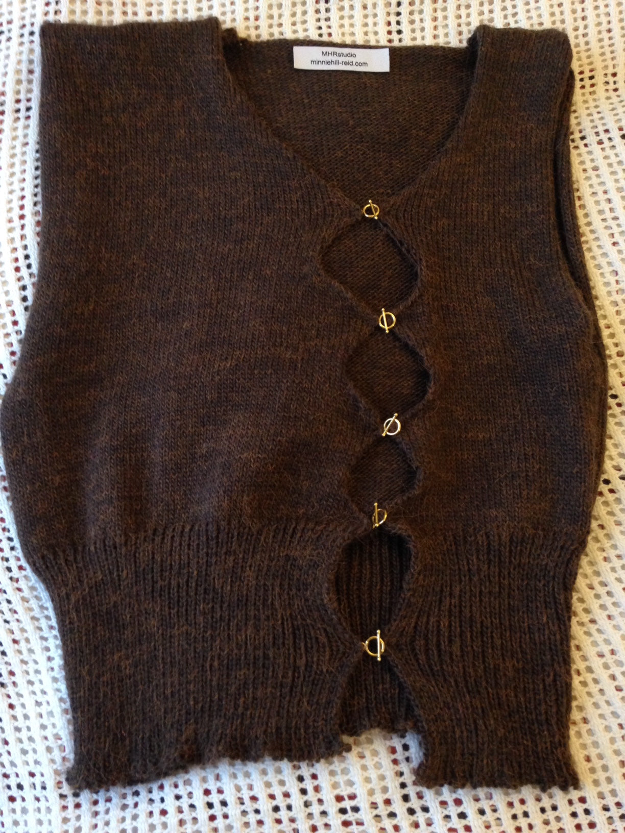 Asymmetric T bar top