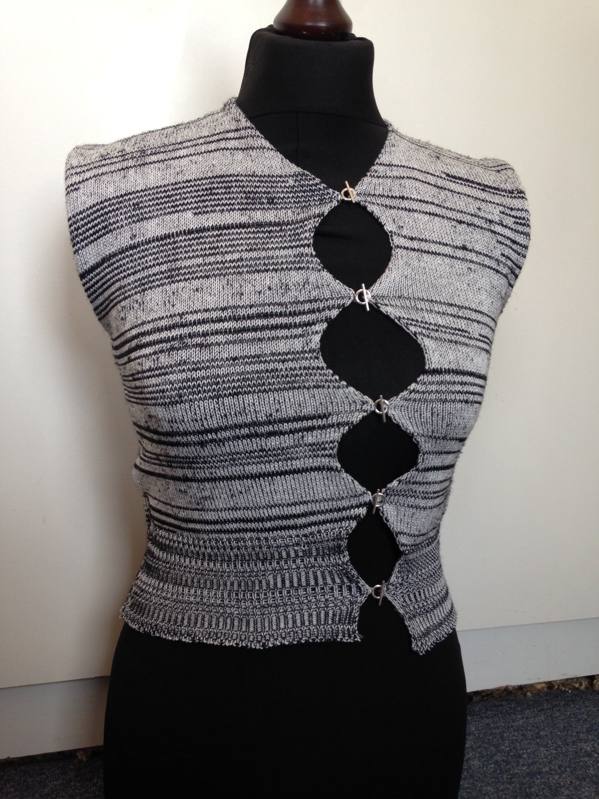 Asymmetric T bar Top