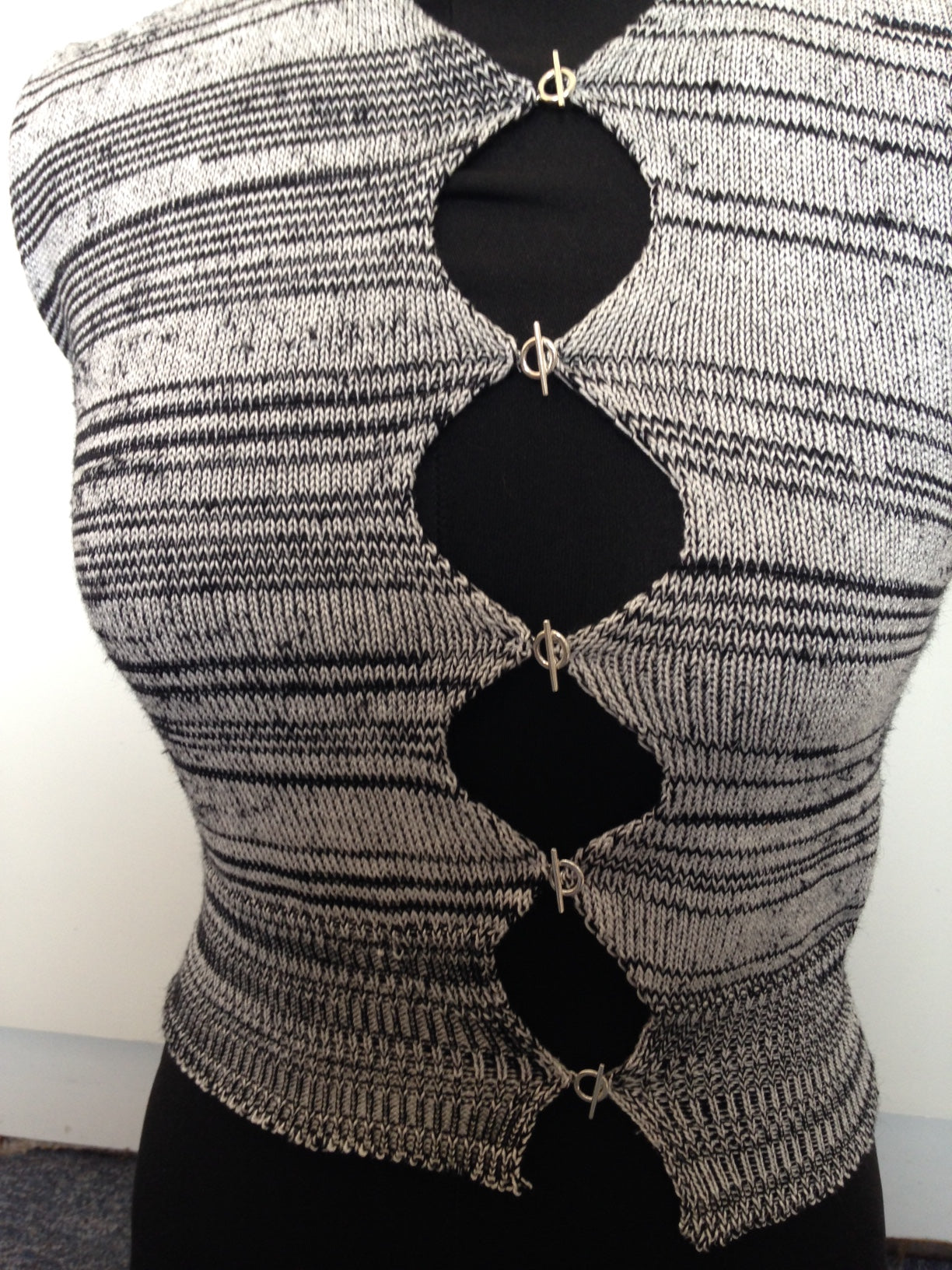 Asymmetric T bar Top