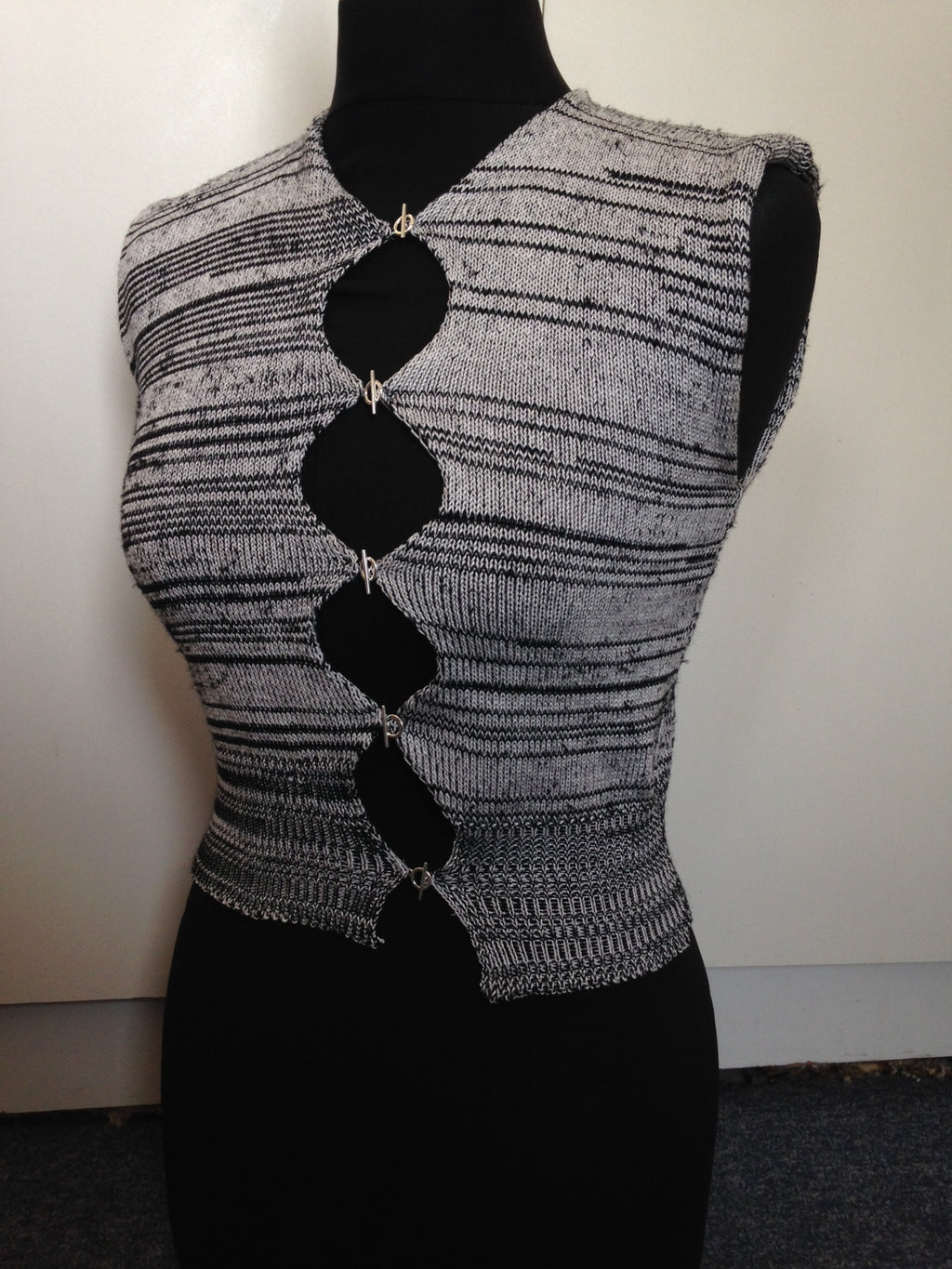 Asymmetric T bar Top
