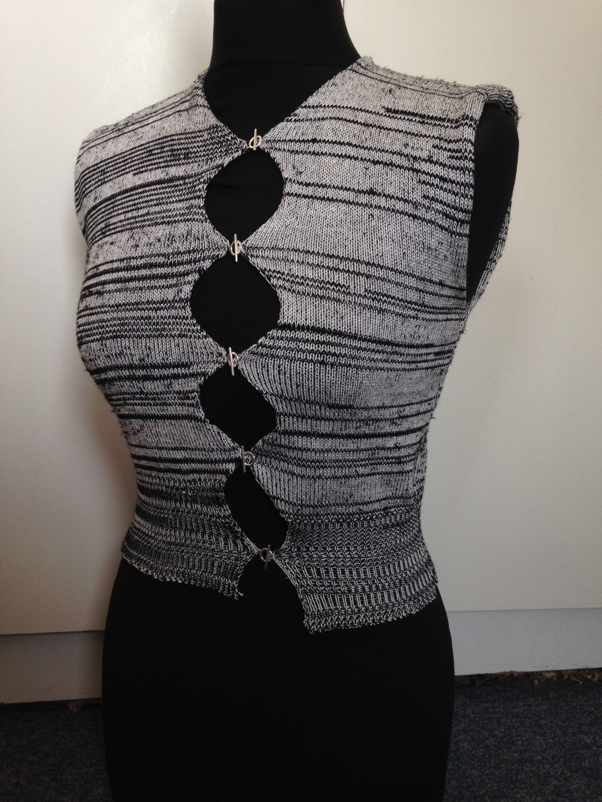 Asymmetric T bar Top