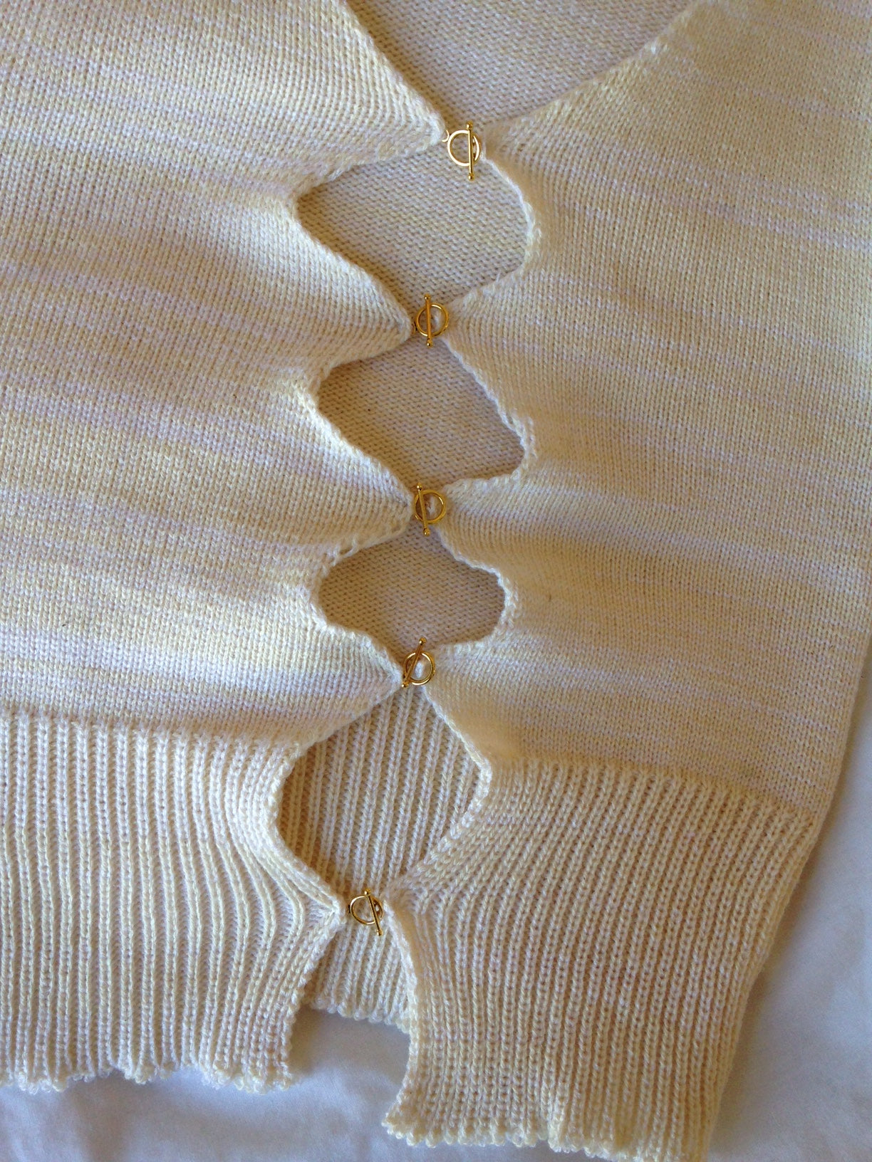 Asymmetric T bar Top