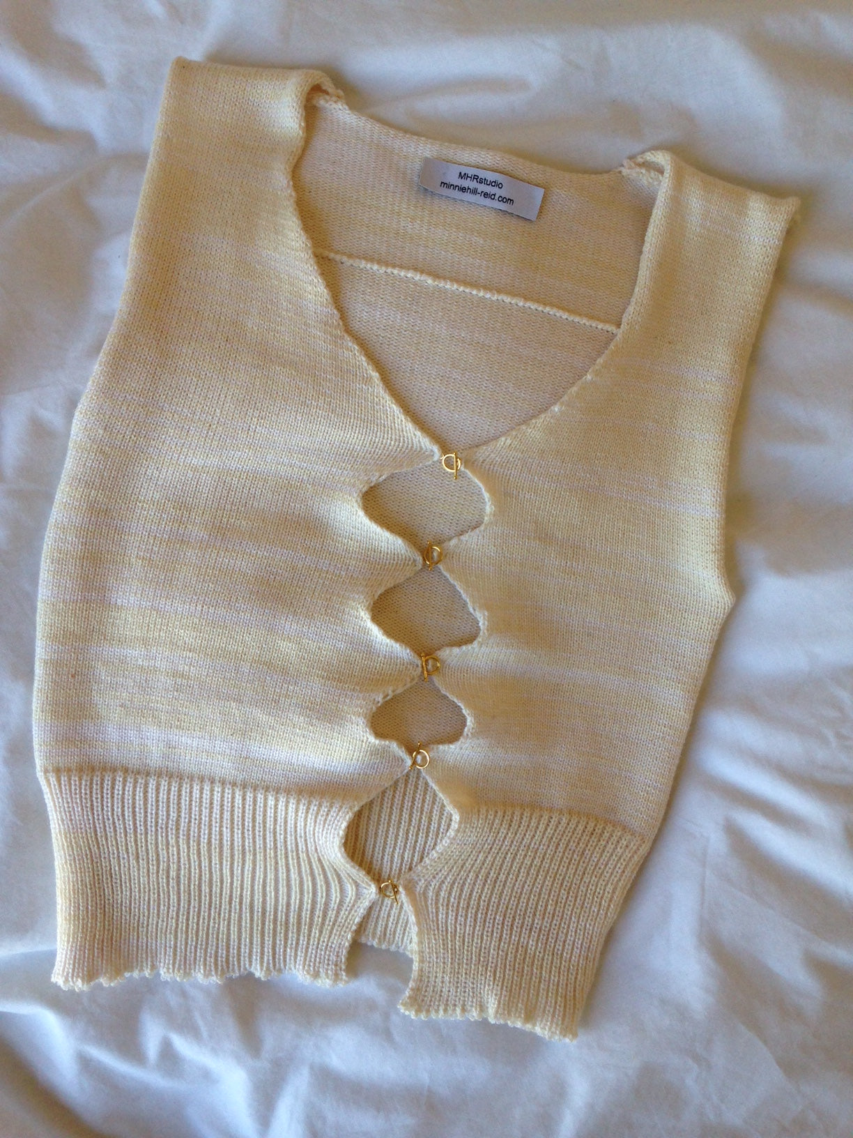 Asymmetric T bar Top