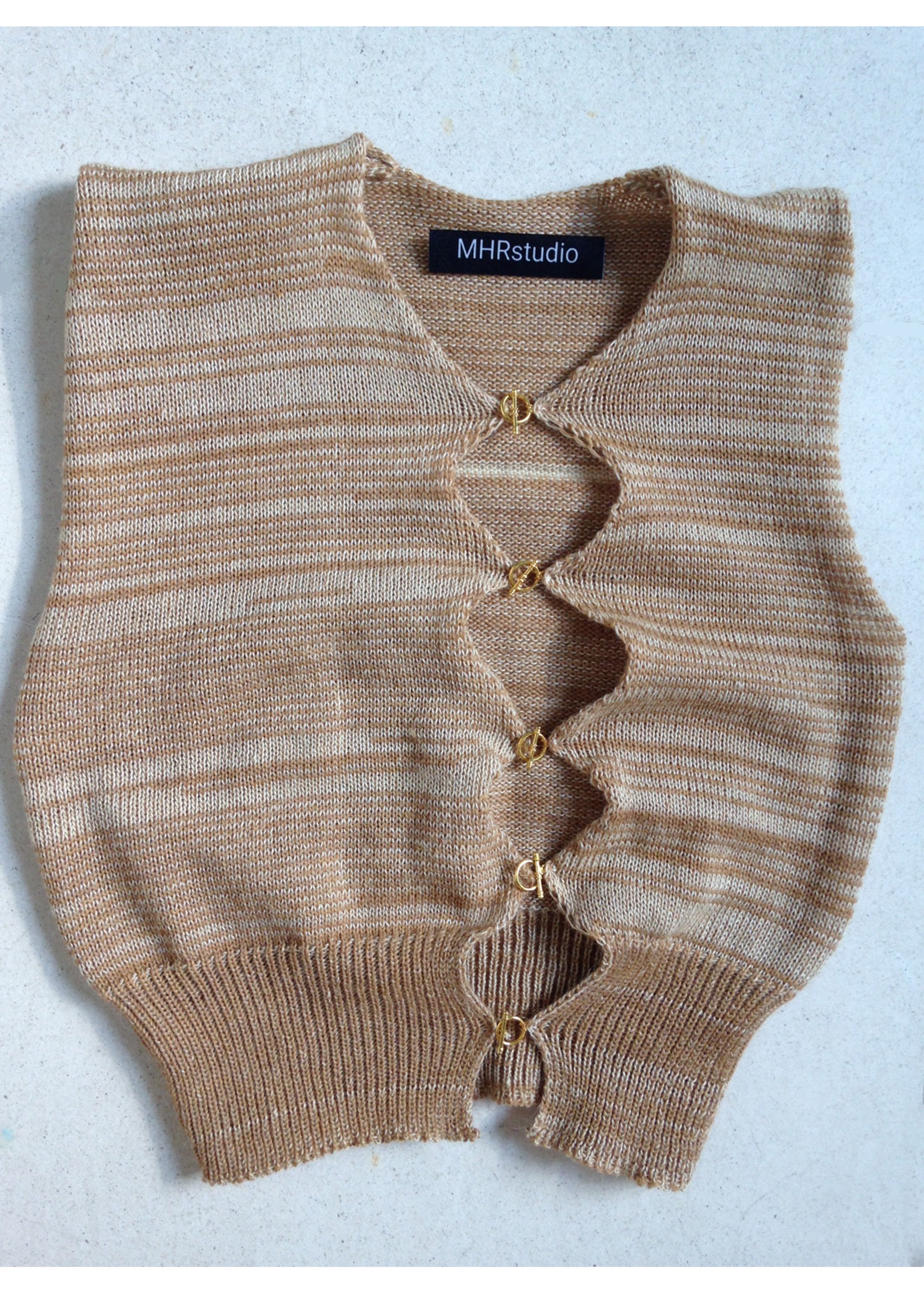 Asymmetric T bar Top