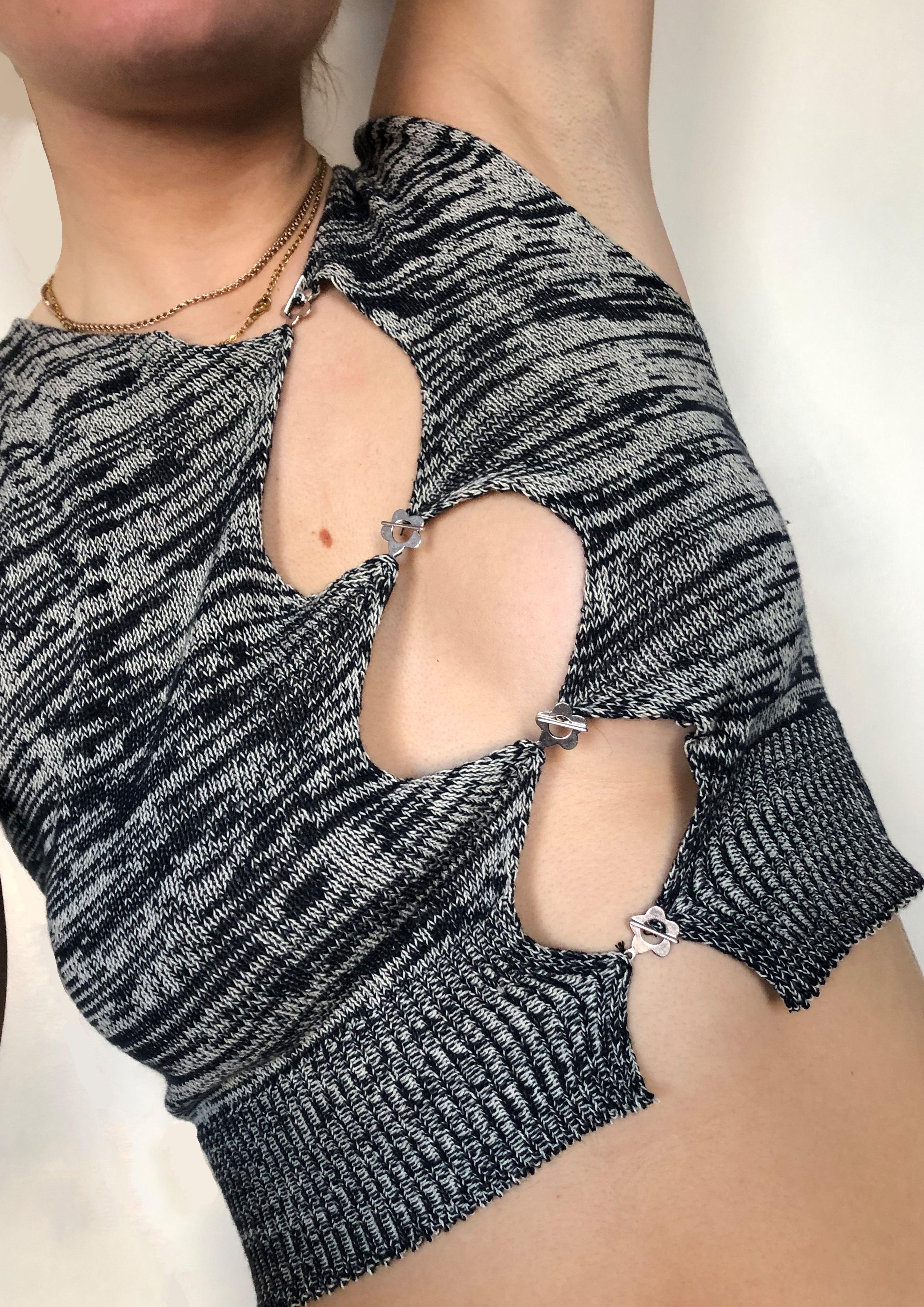 Asymmetric Flower T Bar Top