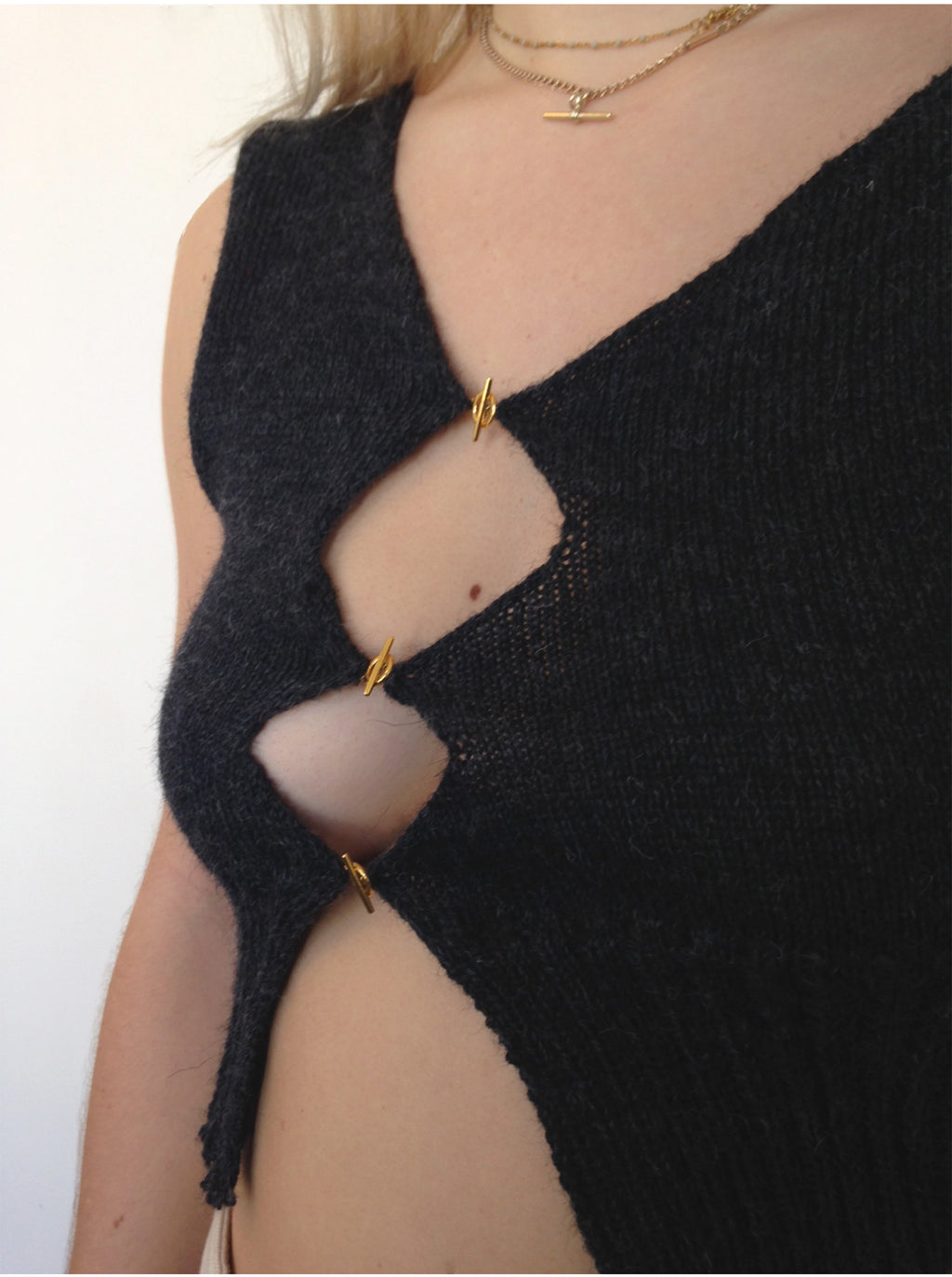 Asymmetric T bar Top