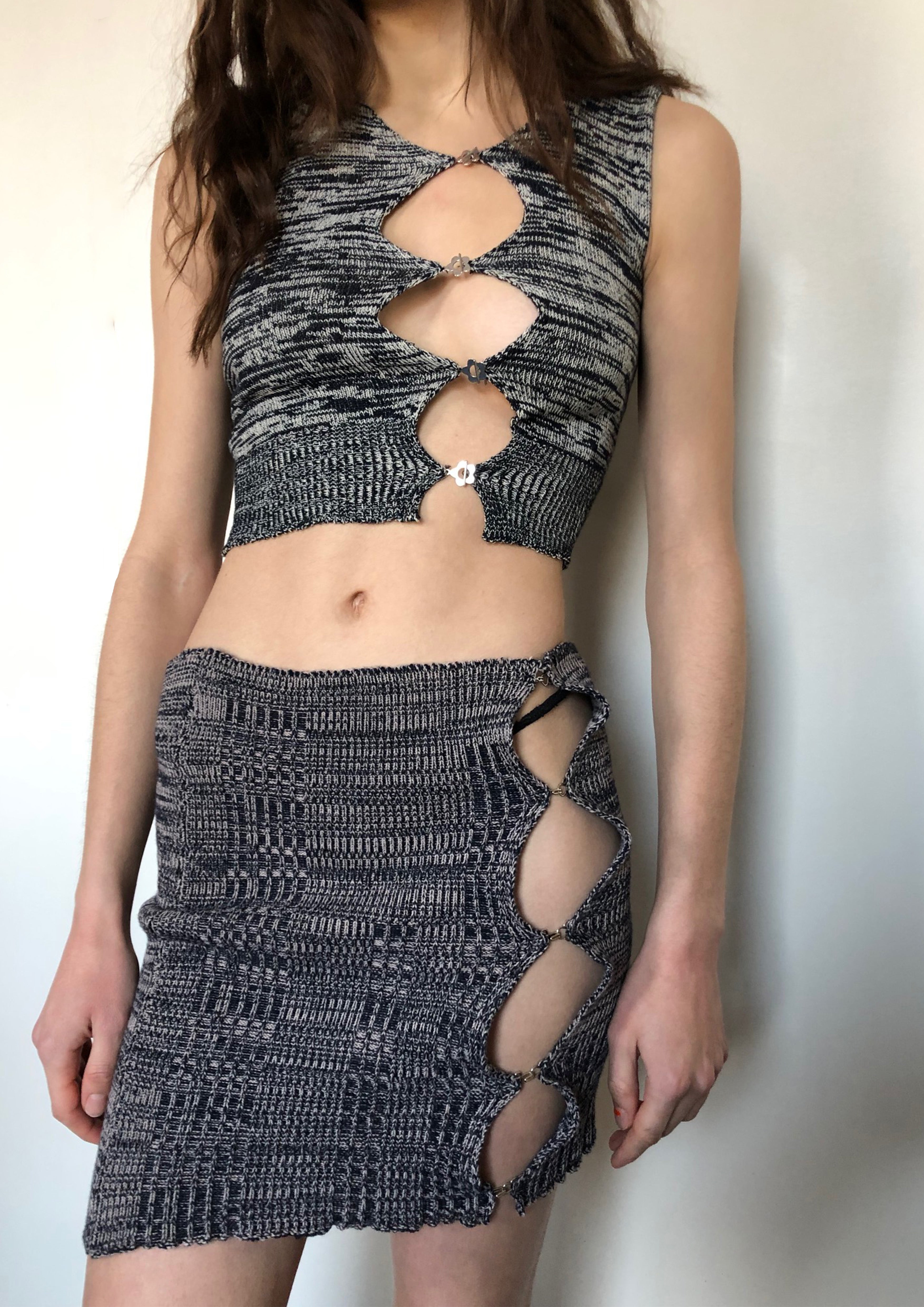 Asymmetric Flower T Bar Top